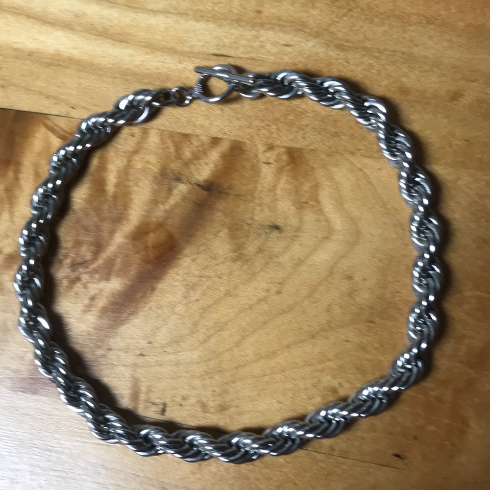 Choker necklace